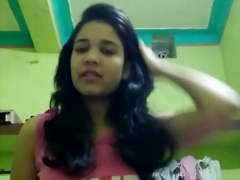 Indian cutie gives a good show